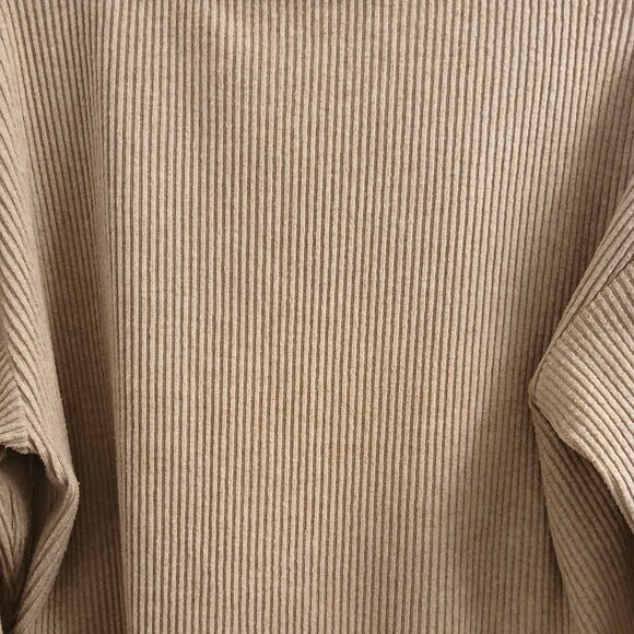 ALO Yoga Muse V-Neck Pullover Heather Gravel - Picture 3 of 14